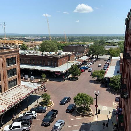 Blackout Themed Residence In The Prime Heart Of Omaha'S Old Market! Exterior photo