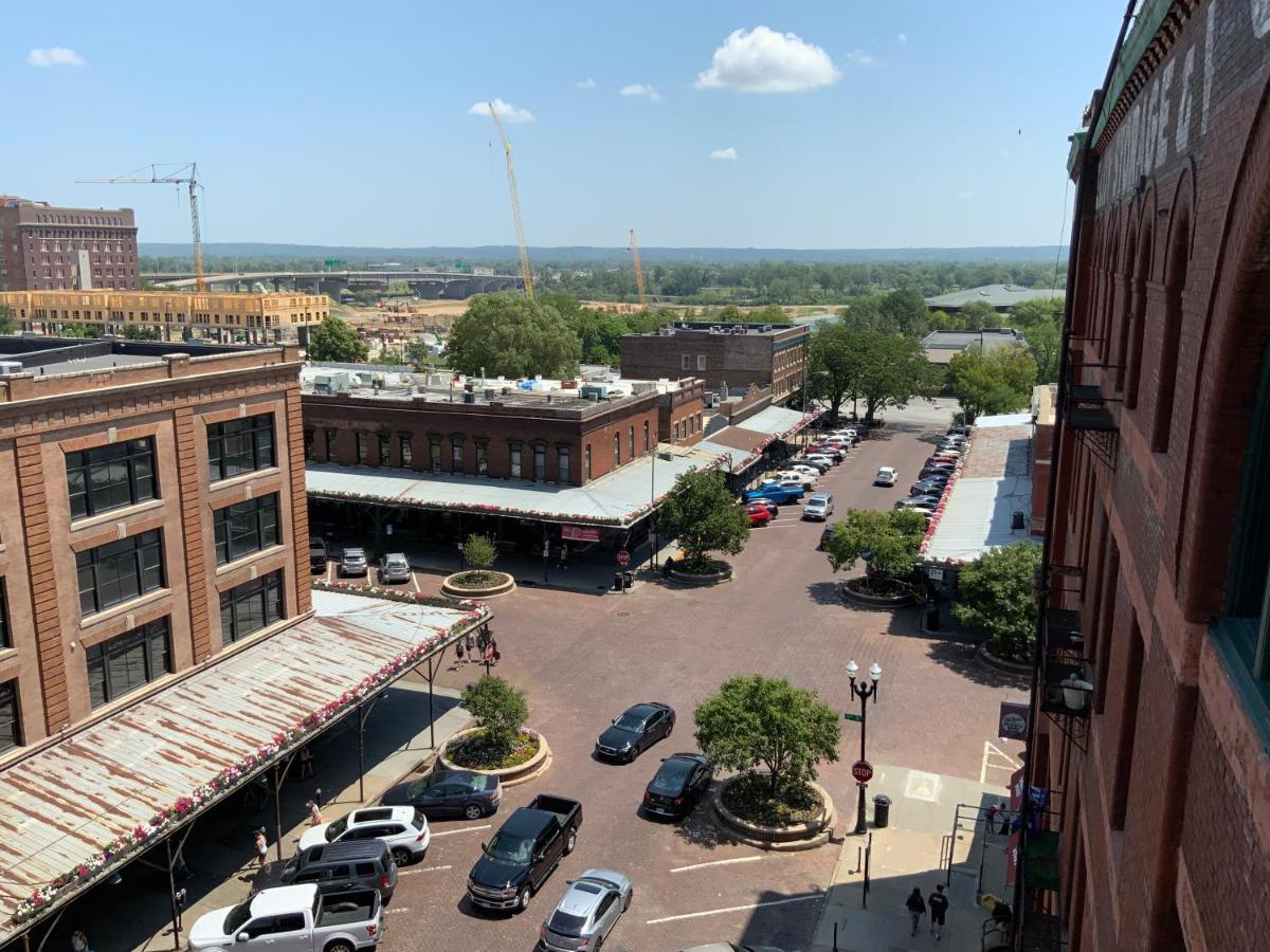 Blackout Themed Residence In The Prime Heart Of Omaha'S Old Market! Exterior photo