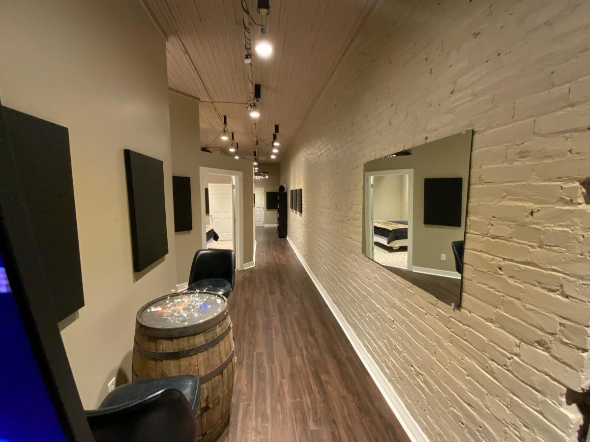 Blackout Themed Residence In The Prime Heart Of Omaha'S Old Market! Exterior photo